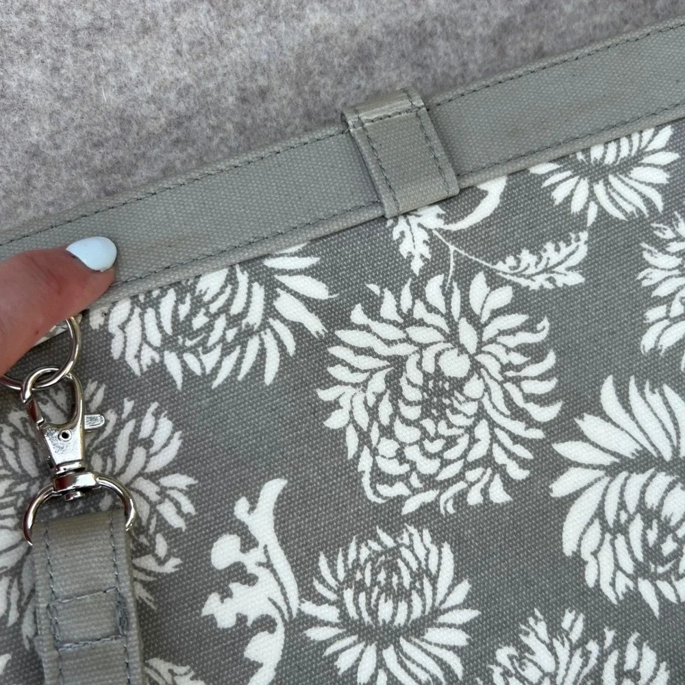 Petunia Pickle Bottom Diaper Wallet Clutch‎ Grey Good Floral Embroidered